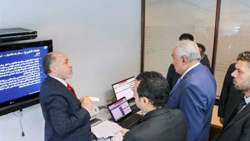 عاشور يشاهد تجربة