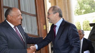 شكري يلتقي وزير خارجية الأردن على هامش اجتماع وزراء الخارجية العرب بالقاهرة