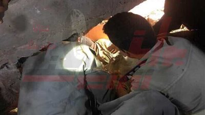 الإنقاذ يكثف جهوده لانتشال ١٢ شخصًا تحت عقار منفلوط المنهار (صور)
