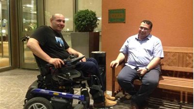 القوى العاملة تطمئن على مصري أصيب في حادث سيارة بإيطاليا