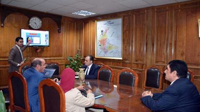 محافظ القليوبية يبحث الفرص الاستثمارية بالقناطر الخيرية والخانكة