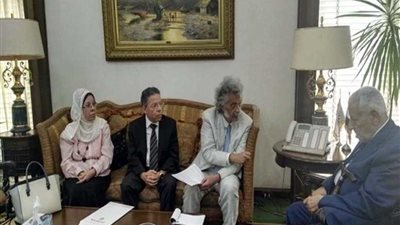 رئيس الأعلى للإعلام يبحث مع نقيب الأطباء سبل منع الظهور الدعائي للأطباء على الفضائيات