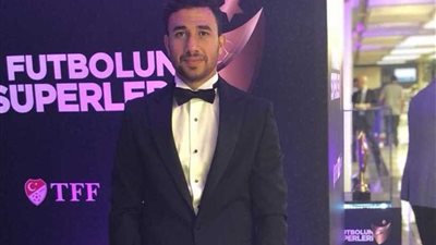 تريزيجيه يخسر جائزة أفضل لاعب في الدوري التركي لصالح الفرنسي جوميز