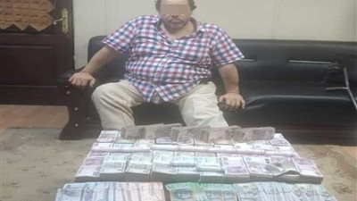 القبض على تاجر ملابس يتاجر في العملات الصعبة بعابدين