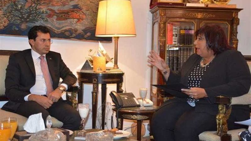 وزير الشباب والرياضة