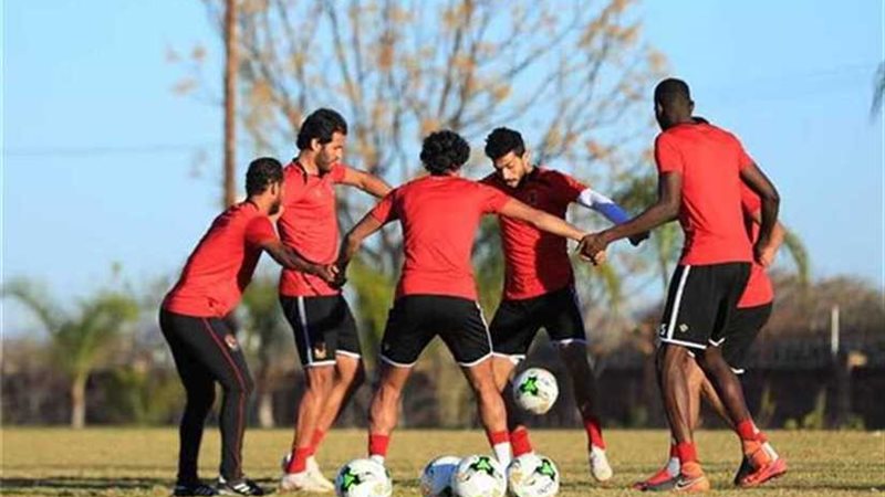 الأهلي يؤدي مرانه