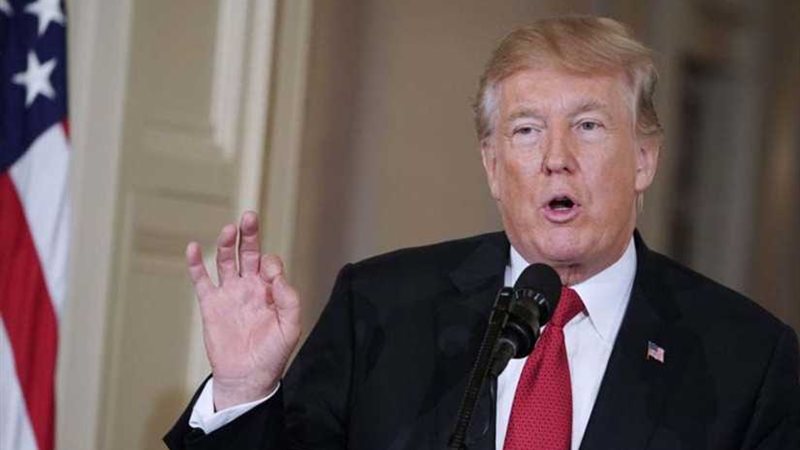 ترامب يحذر من إعصار