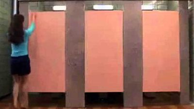 استدرج طفلة عمرها 12عامًا عبر الـ 