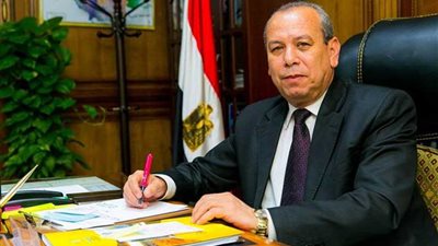 محافظ كفر الشيخ يحيل 47 موظفا للتحقيق