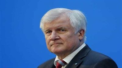 وزير الداخلية الألماني يعلن التوصل لاتفاق مع إيطاليا بشأن اللاجئين