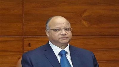 محافظ القاهرة يشكل لجنة لبيان مدى تأثر العقارات المجاورة لعقار الشرابية المنهار