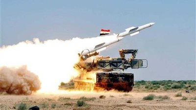 الدفاعات الجوية السورية تتصدى لهجمة صاروخية إسرائيلية 