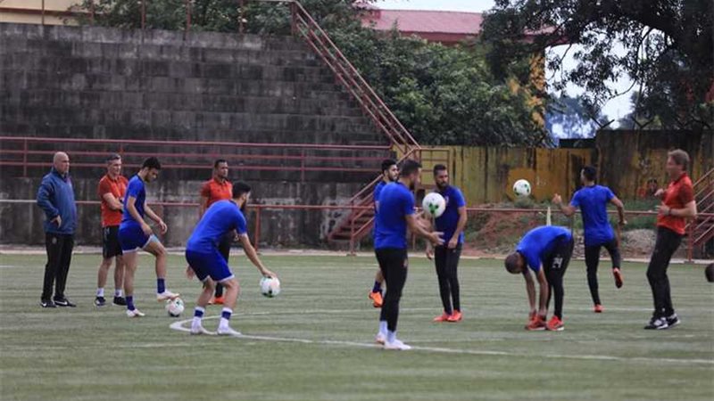 الأهلي يخوض مرانه