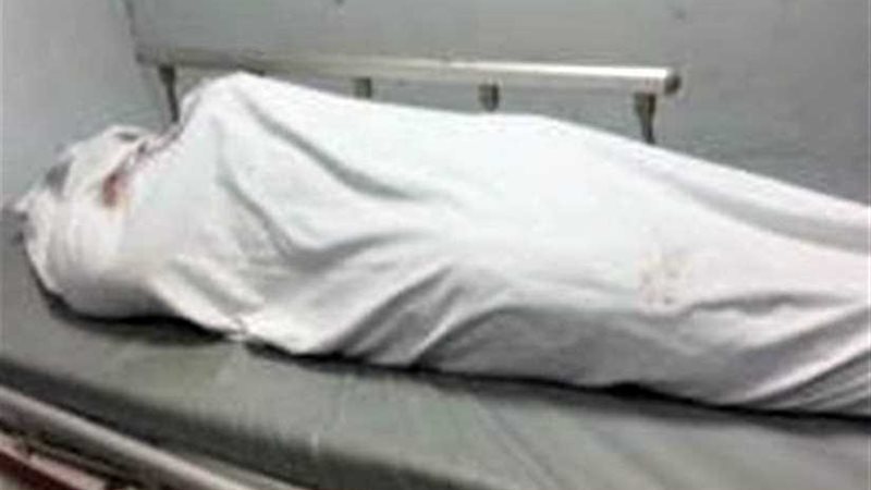 سيدة تشعل النار فى