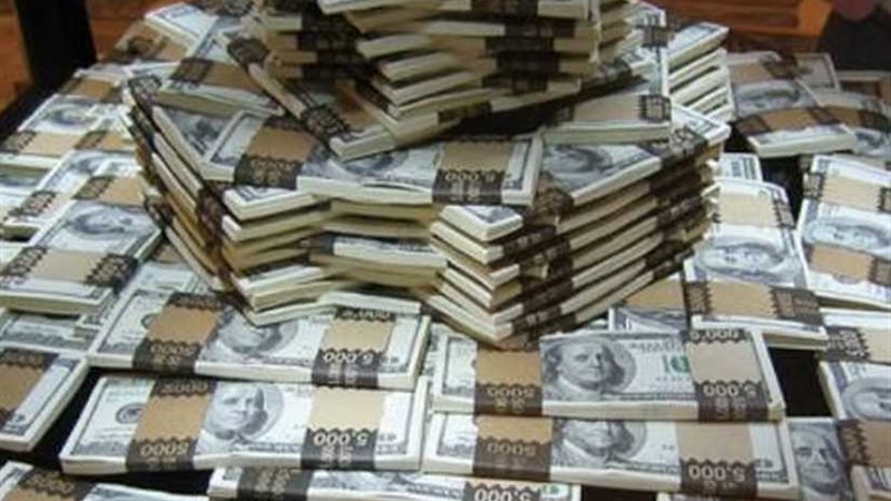 اتهامات إلى 12 مسؤولا