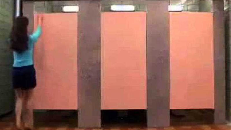 استدرج طفلة عمرها