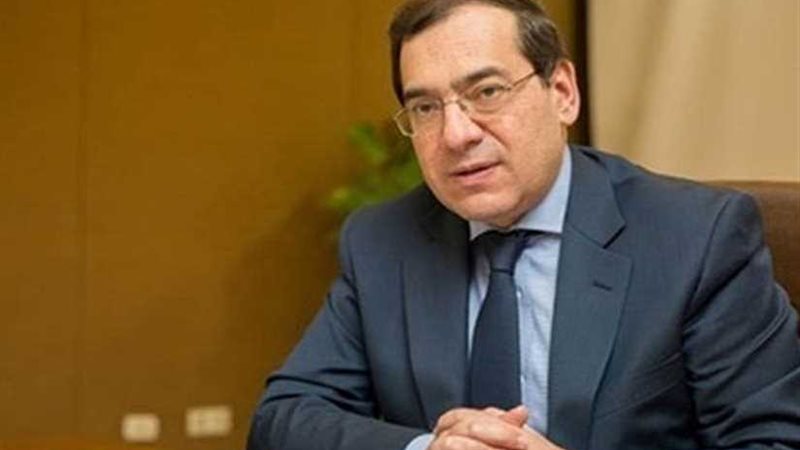 البترول توقع اتفاقيتين