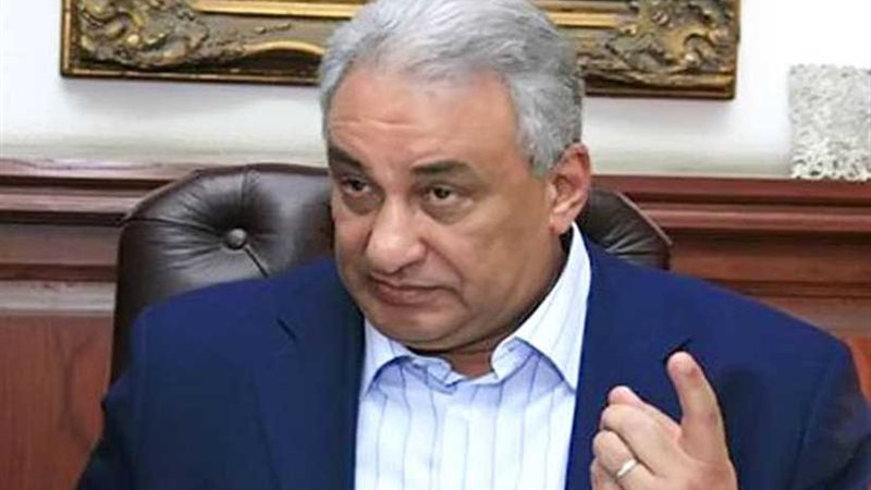 عاشور يقرر تجميد