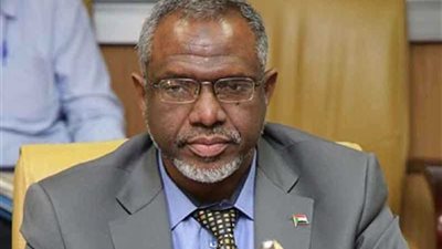 رئيس الوزراء السوداني: ضرورة إيقاف تدهور العملة الوطنية وكبح جماح التضخم