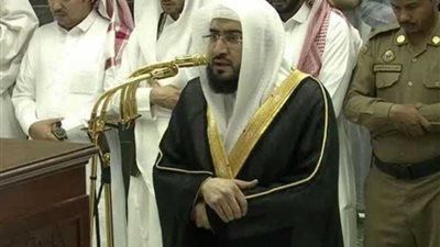 حقيقة اعتقال الشيخ بندر عبد العزيز بليلة إمام الحرم المكي (فيديو)