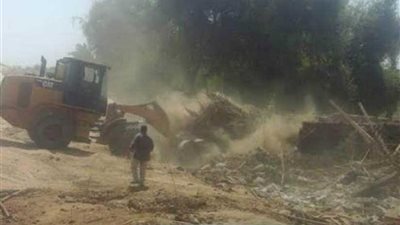 إزالة فورية لـ4 تعديات على أملاك الدولة بديروط.. صور