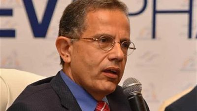 أستاذ مخ وأعصاب يكشف علاج نقص «فيتامين د» بالأمراض العصبية