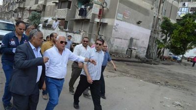 محافظ بورسعيد يوجه بتكثيف إزالة الإشغالات خلال جولته بالضواحي