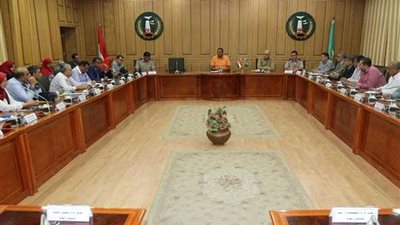 المنوفية تبدأ تنفيذ توجيهات ”الوزراء“ باجتماع لـ”مديري المديريات“