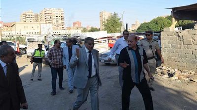 محافظ المنيا يتفقد الموقع الجديد لمجمع مواقف سيارات الأجرة