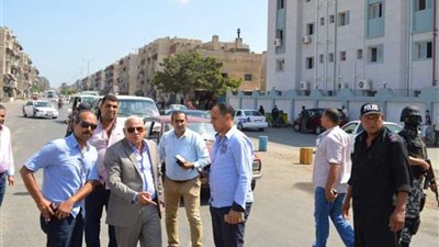 محافظ بورسعيد يكثف جولاته الميدانية بالضواحي والزهور