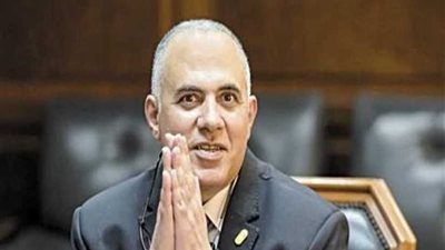 وزير الري يتفقد بعثة الري المصري بالخرطوم