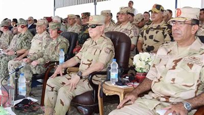 رئيس الأركان يشهد إحدى المراحل الرئيسية لتدريبات 