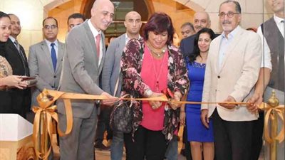وزيرة الثقافة شهدت ابداعات 57 مثالًا فى صالون النحت الثاني بقصر الفنون