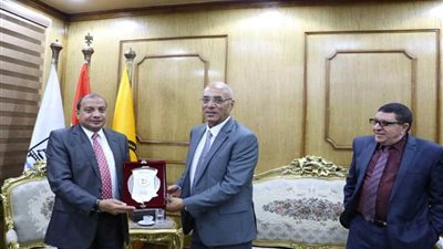 إنشاء 3 مراكز بحثية تدريبية بتجارة بني سويف