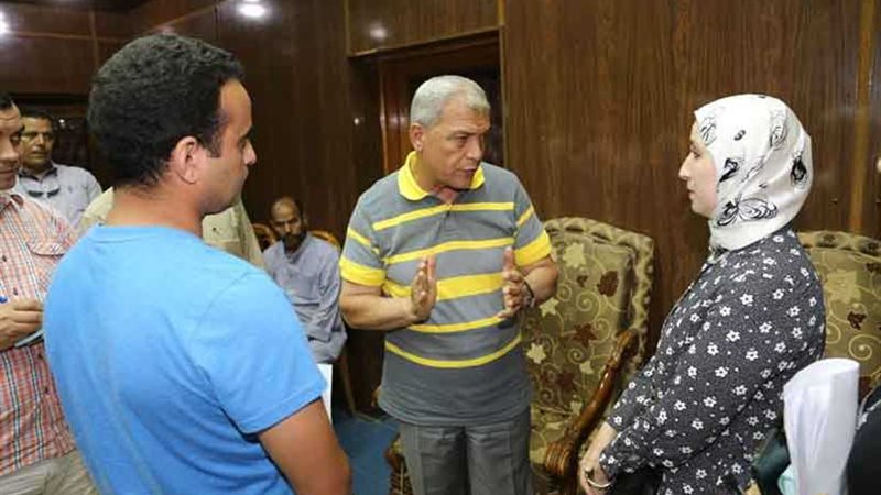 محافظ المنوفية يستمع