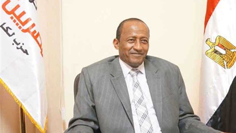 عبدالصبور يحل أزمة