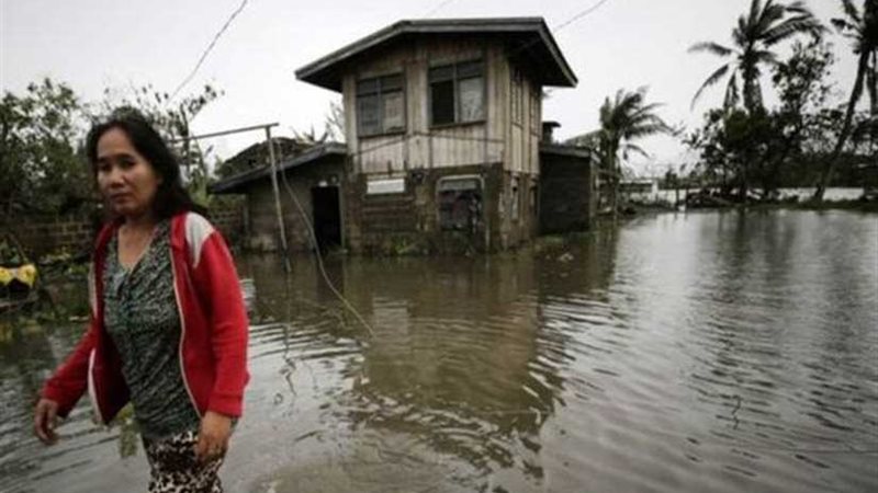 ملك العواصف يضرب