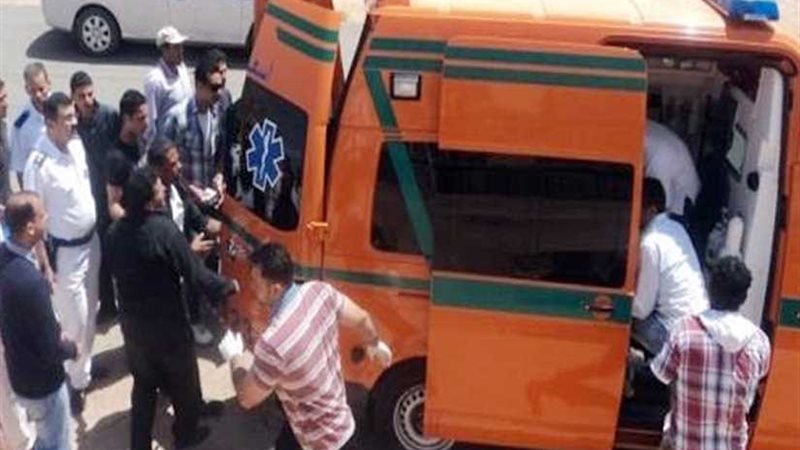 إصابة شرطي وزوجته