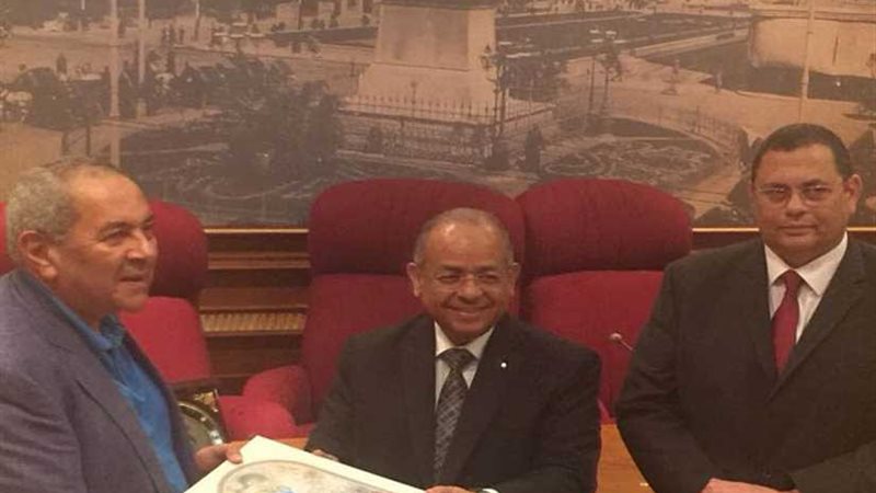 طب الإسكندرية تكرم