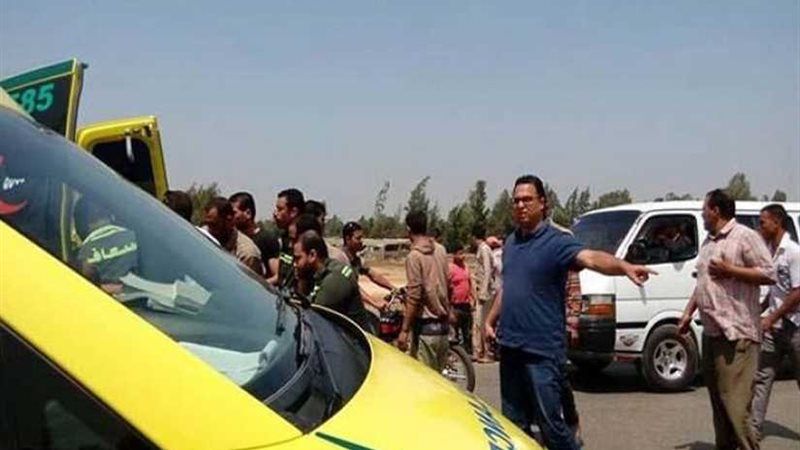 مصرع أب وإصابة نجليه