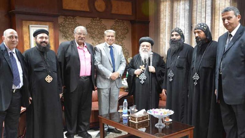 محافظ المنيا يستقبل