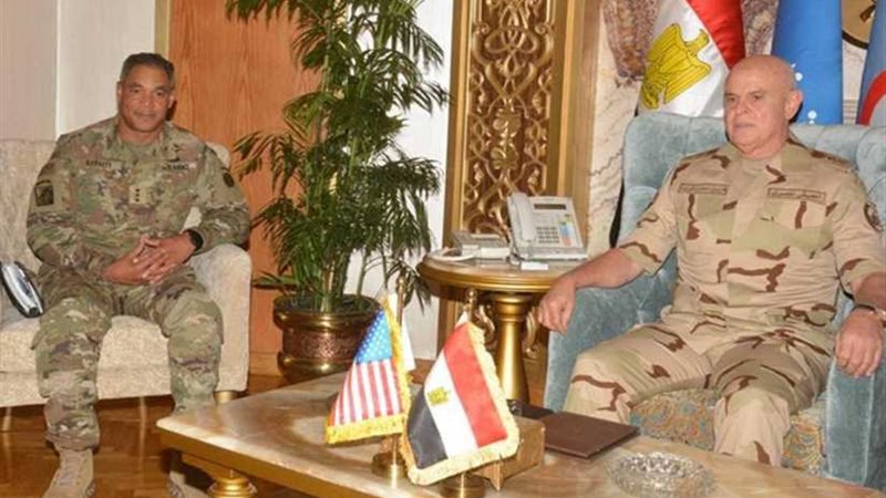 رئيس الأركان يلتقي