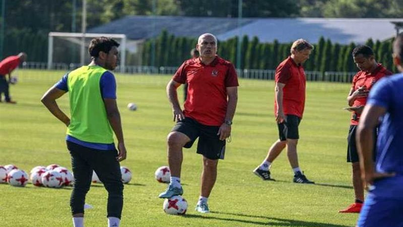 الأهلي يواصل تدريباته