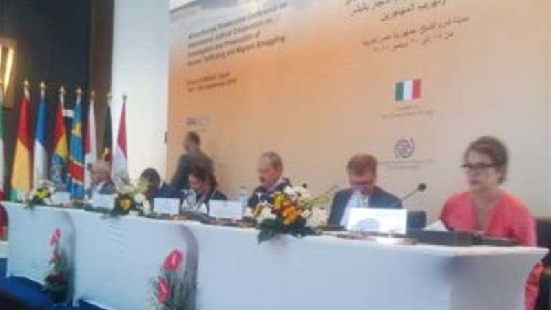 مسؤول إيطالي يشيد