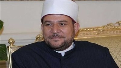 وزير الأوقاف يؤكد أهمية رد الناس للدين الوسطى