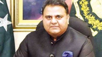 وزير الإعلام الباكستاني ينفي وجود أي صفقة وراء إطلاق سراح نواز شريف