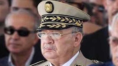 رئيس الأركان الجزائري يشهد مراسم تعيين قائد جديد للقوات البرية