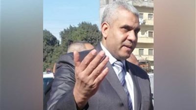 القاهرة تكشف بناء 5 طوابق بعقار مصر القديمة في شهر