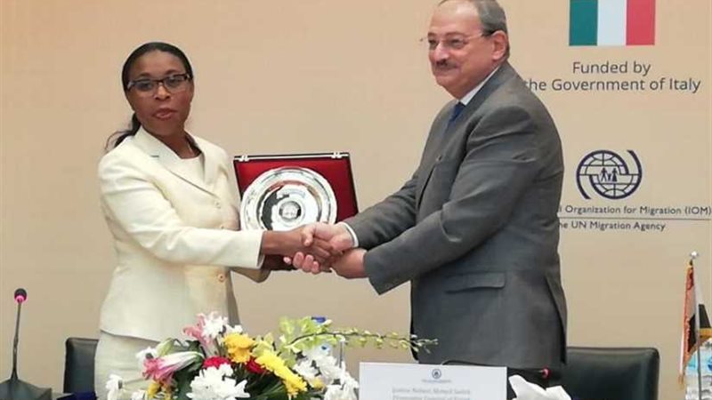 النائب العام يوقع