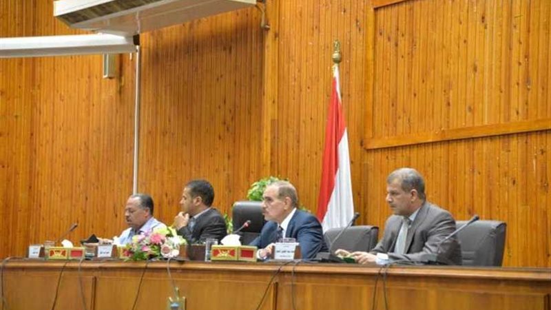 محافظ أسيوط يلتقي